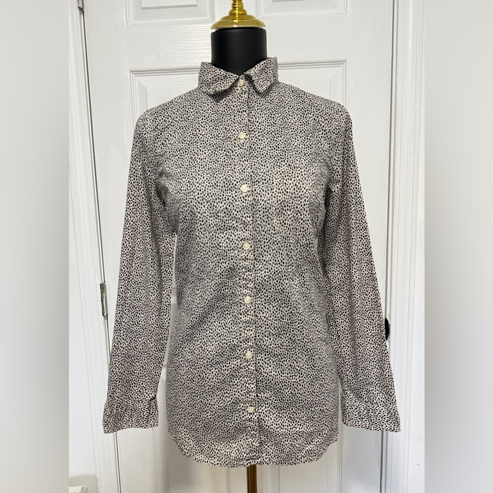 Old Navy Black and White Patterned button down shirt
